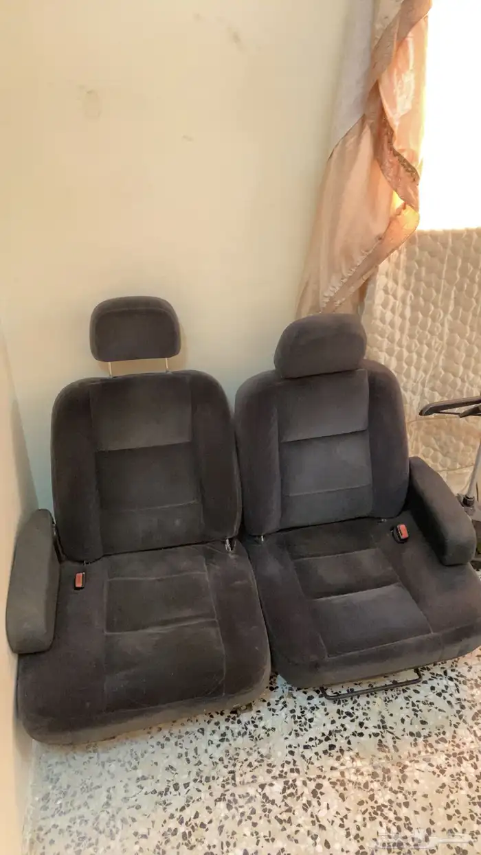 مقاعد فورد اسود مخمل 1