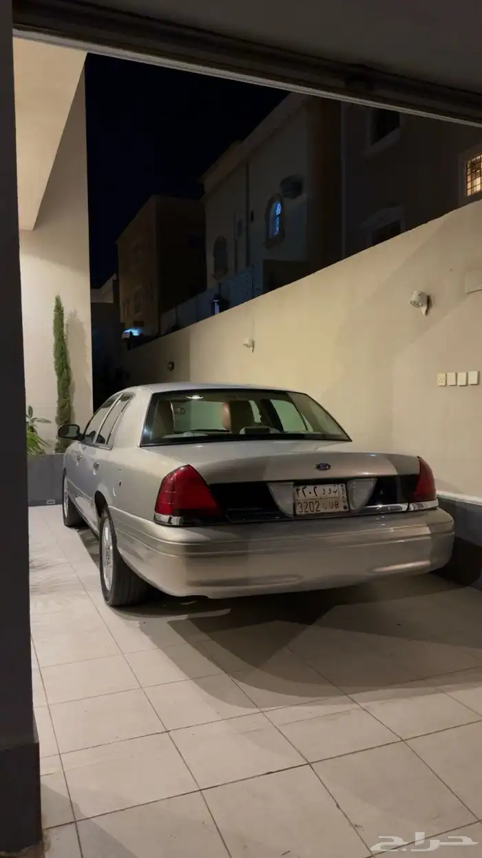 فورد فكتوريا2011 1