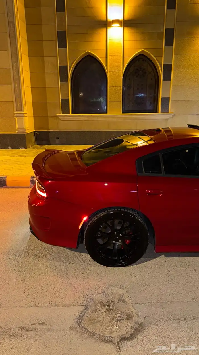 تشارجر srt 6.4 2015 احمر غامق ممشى قليل 13