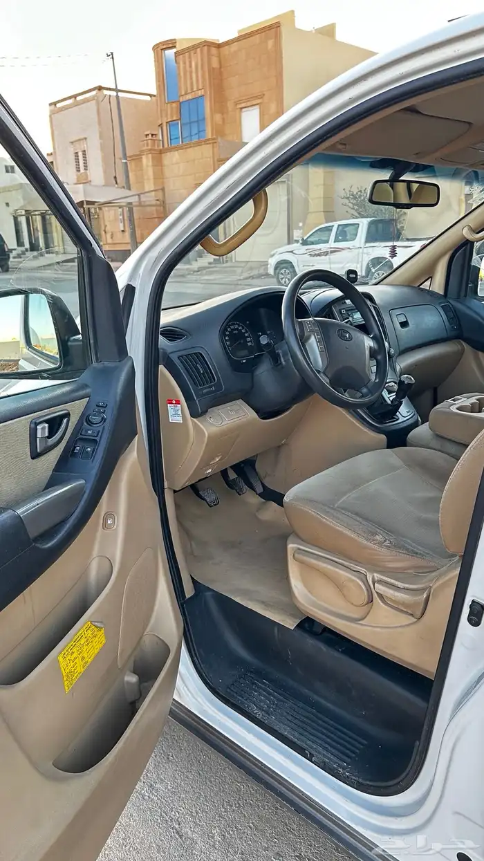 للبيع هونداي H1 موديل 2015 9