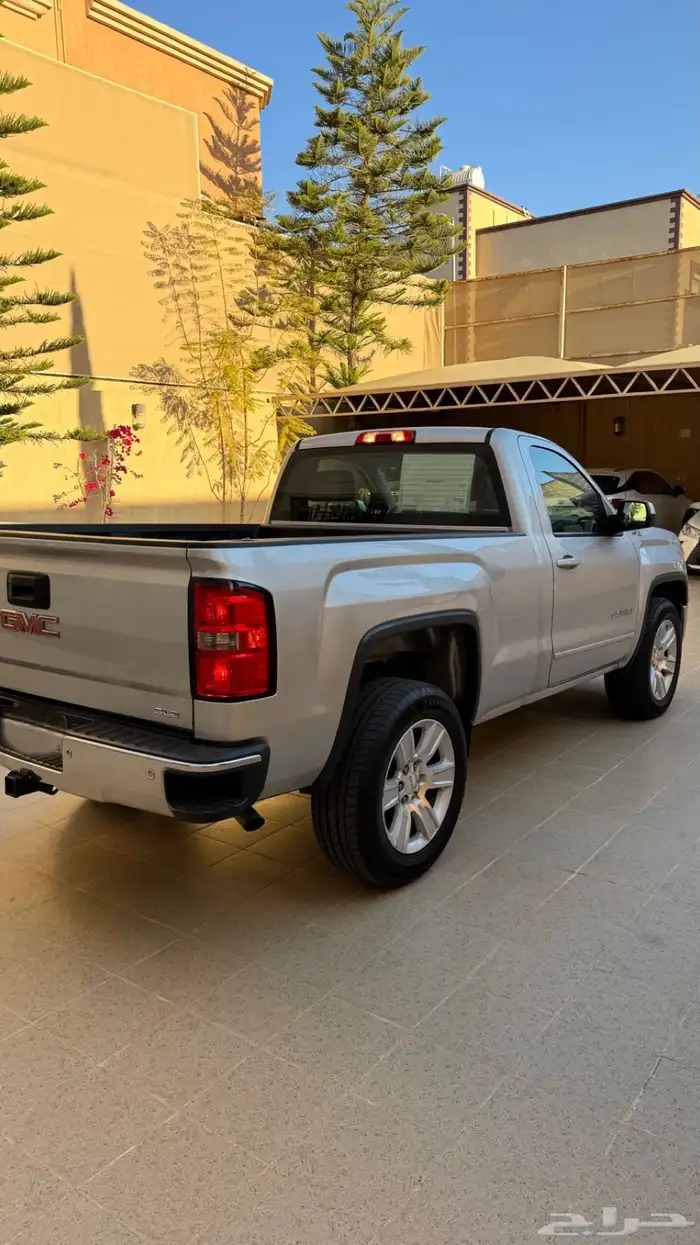 جي ام سي سييرا 2015 . 2