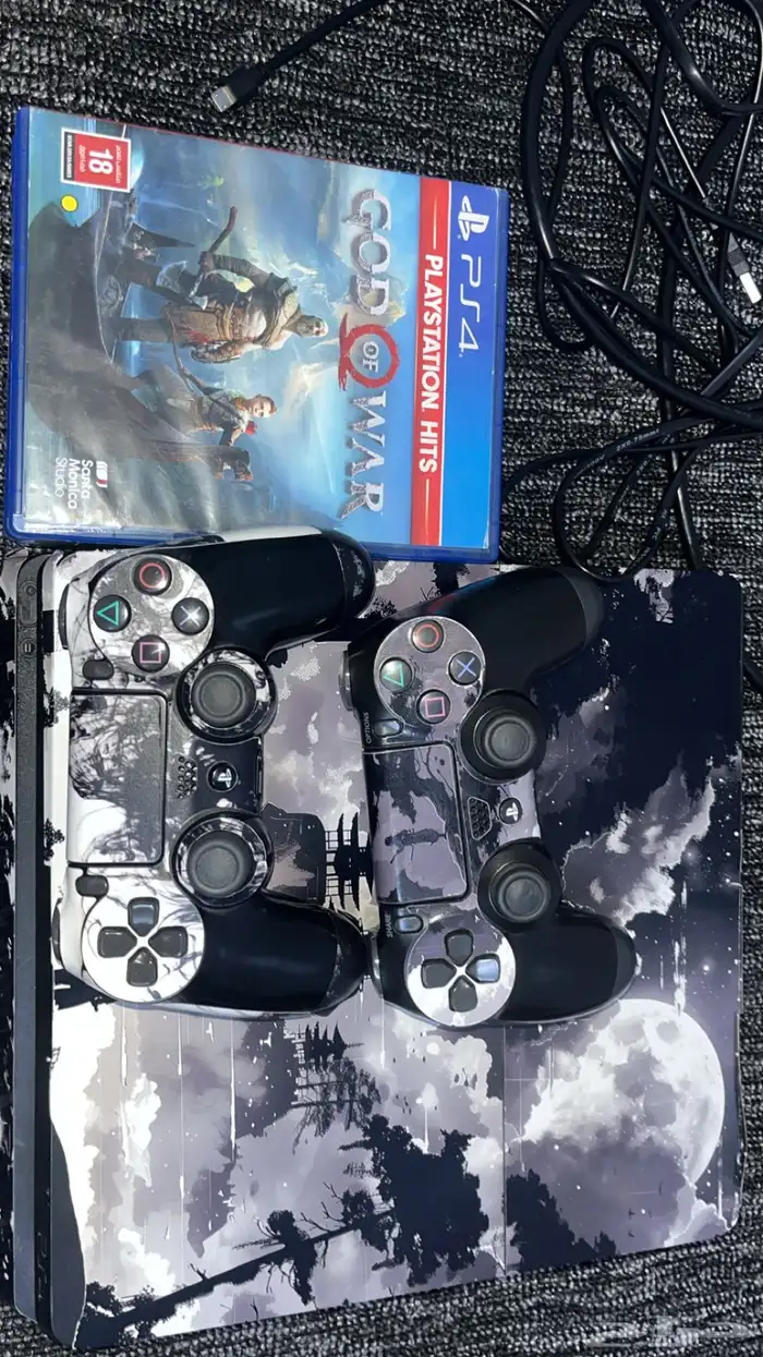 سوني فور للبيع 500قيقا مع يدين واربع شرطان 2