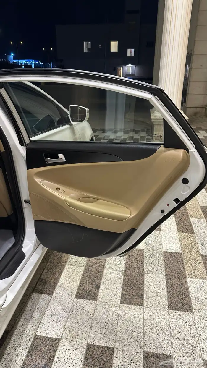 سوناتا 2013 نظيفه للبيع او للبدل بسيارة عائليه او سييرا 9