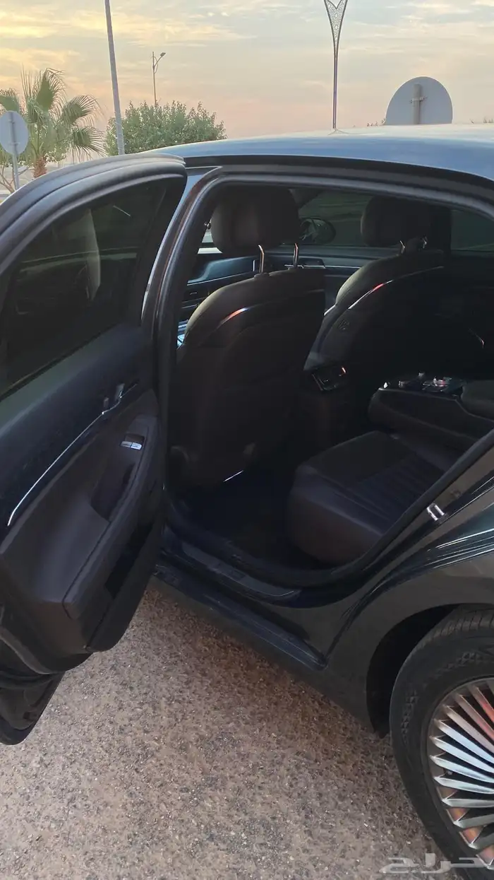 جينسس 2021 G90 برجكتر قيادة ذاتية رادار ( بنزين) 3.3T 10