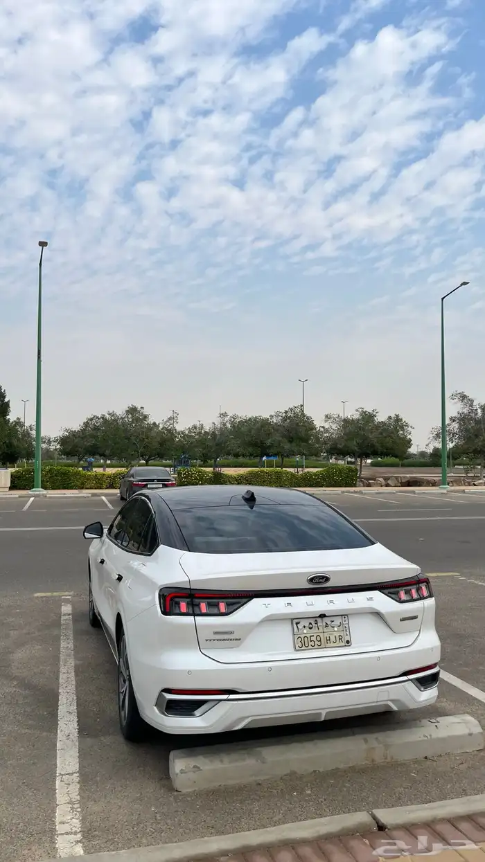 فورد تورس 2023 تيتانيوم فل كامل مستعجل 6