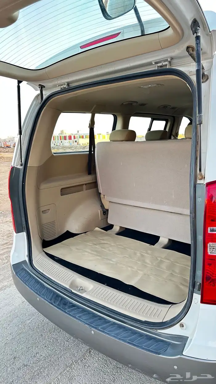 للبيع هونداي H1 موديل 2015 10