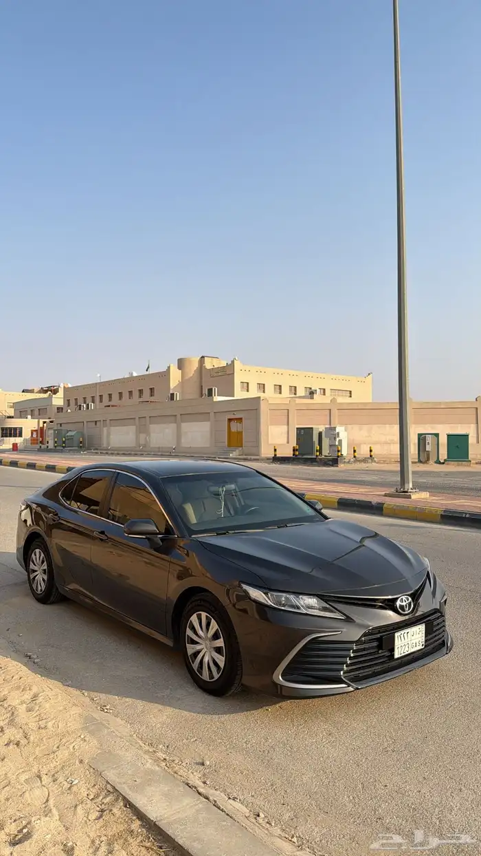 كامري 2021 عودي غامق - وارد الساير 8 نمر 3