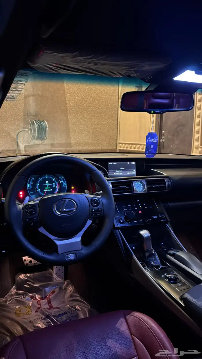 لكزس is 2014 350 سبورت F لون وفئة نادر 32