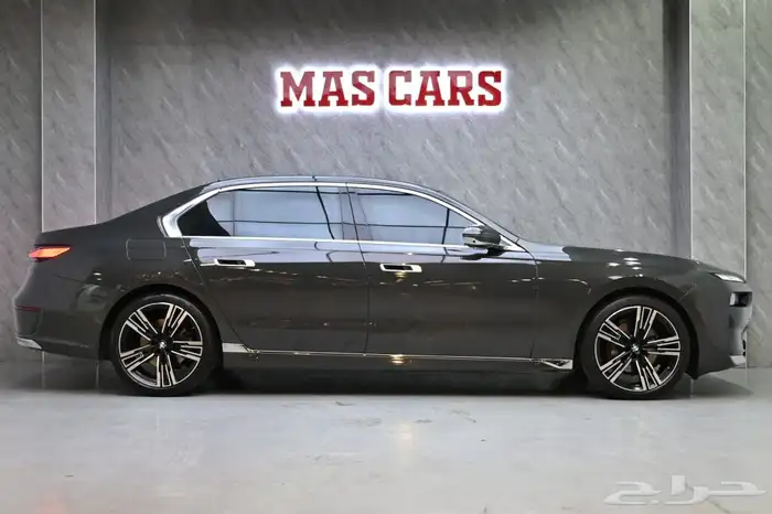 بى ام دبليو 735i-2024 سعودى 6