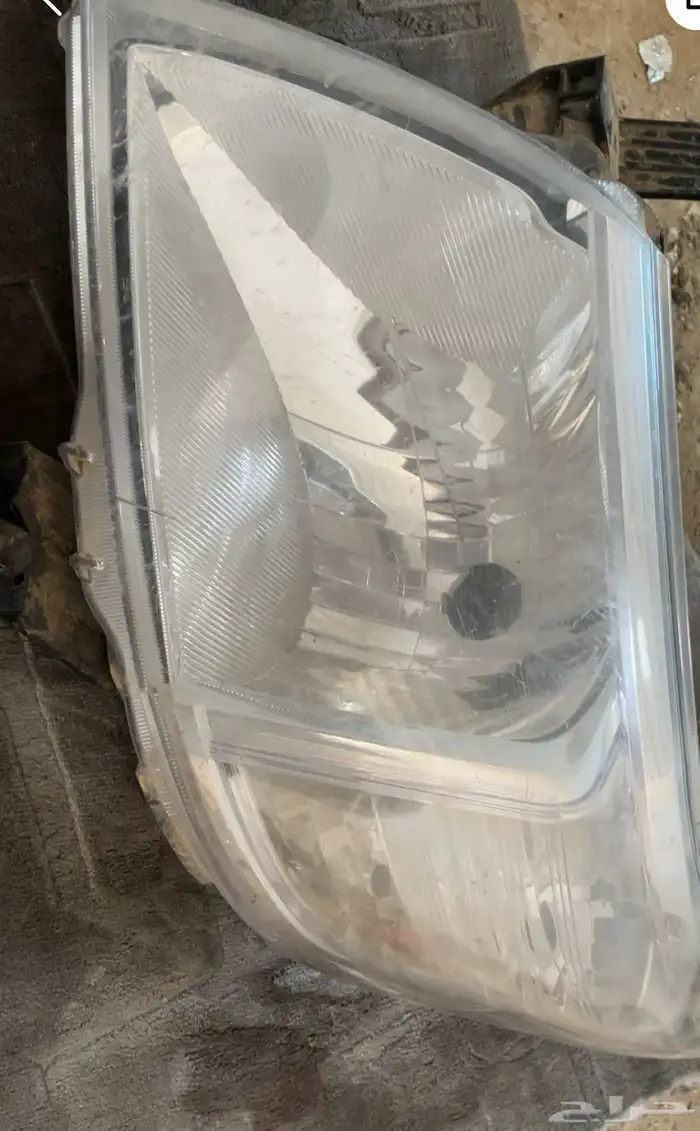 للبيع شمعت هايلكس تركب من موديل 12الى 15وكاله يسار 0