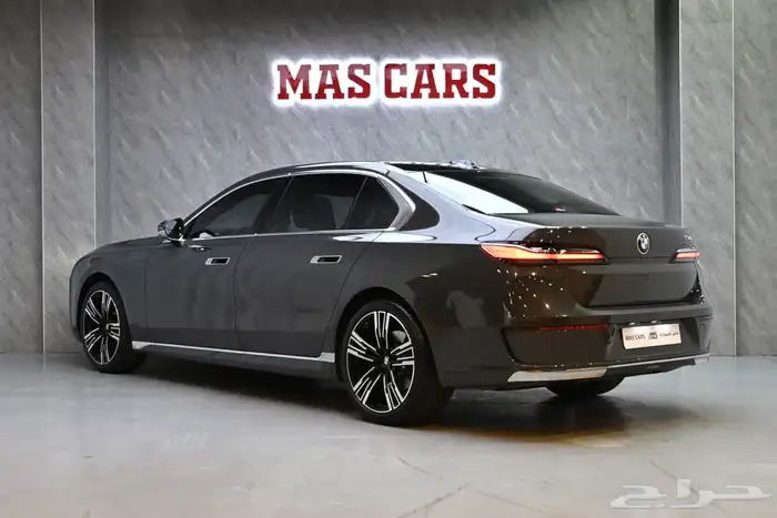 بى ام دبليو 735i-2024 سعودى 1