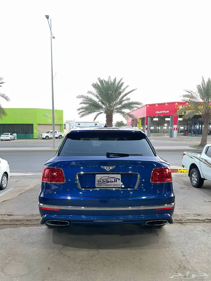 بنتلي بنتياقا 2017 V12 4