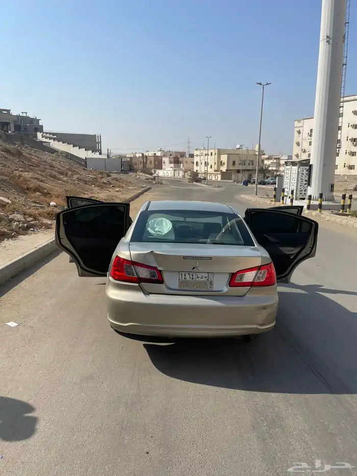 متسوبيشي جالنت 2011 3