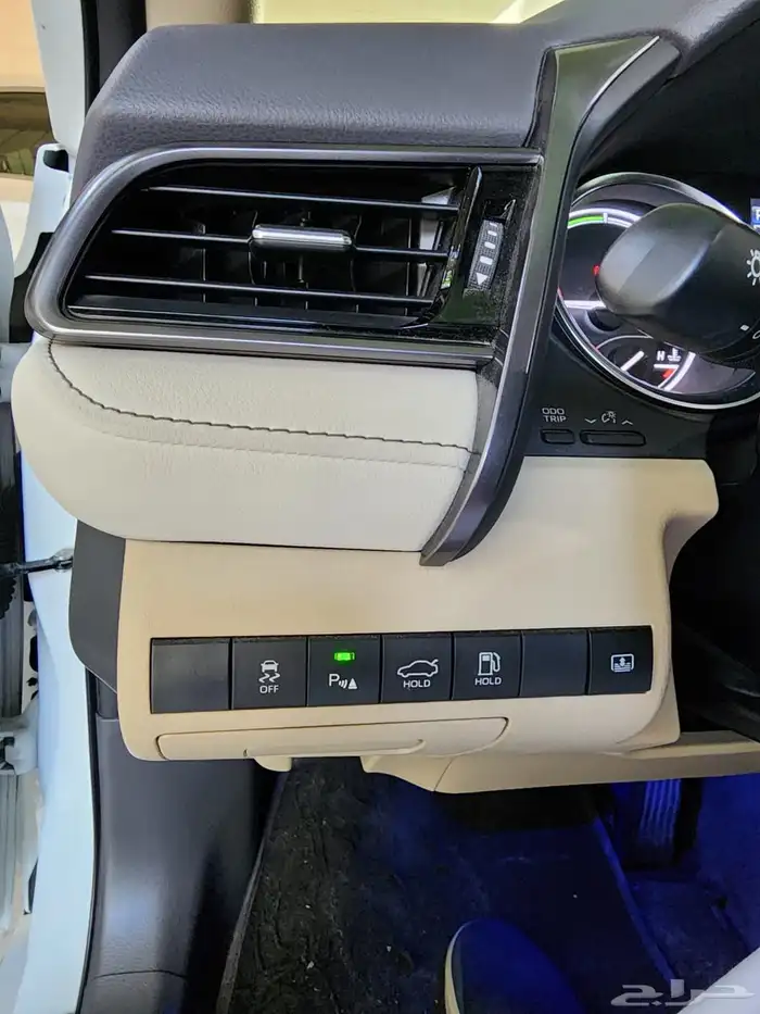 كامري GLE هايبرد 24