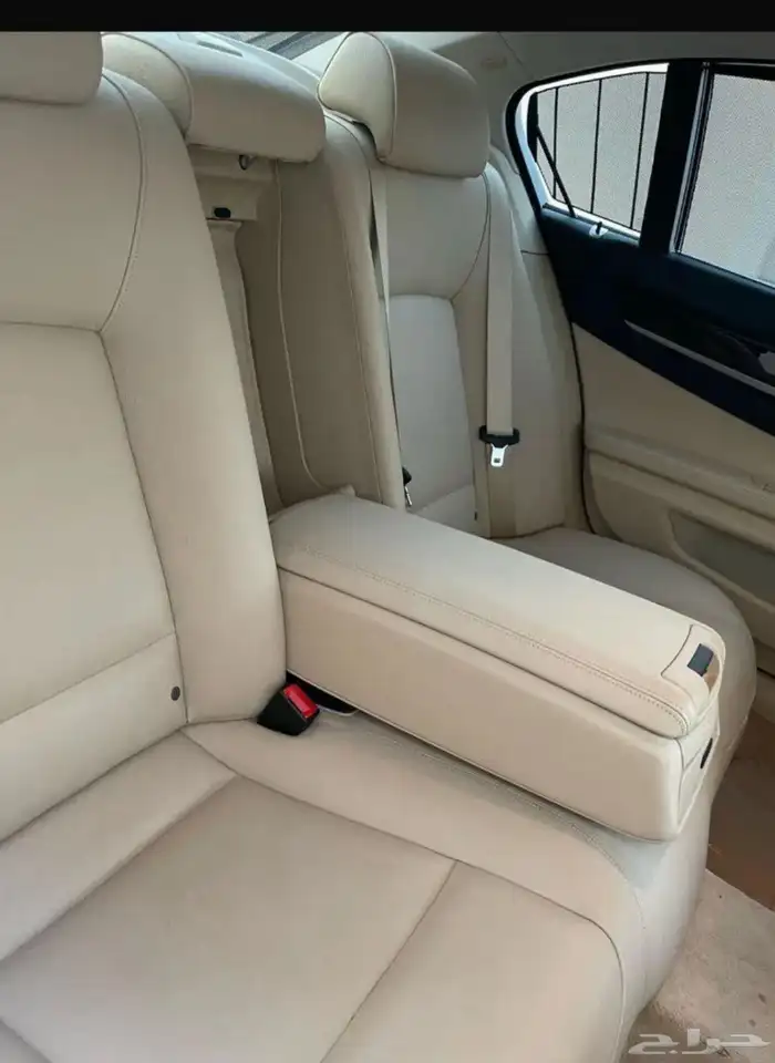 بي ام دبليو 2015 الفئة السابعة مخزن 3