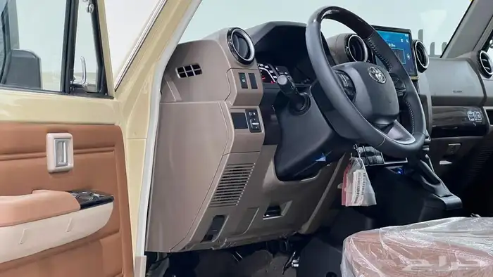 تويوتا ربع V6.2025فل كامل رفرف بريمي بنزين الدفعه الاخير 6