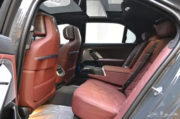 بى ام دبليو 735i-2024 سعودى 11