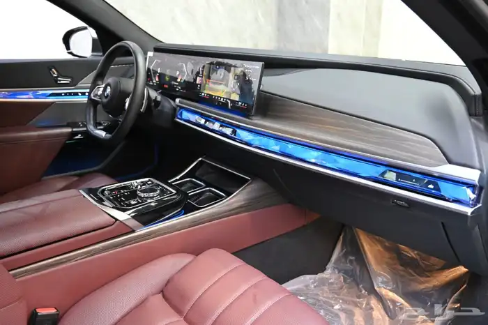 بى ام دبليو 735i-2024 سعودى 9