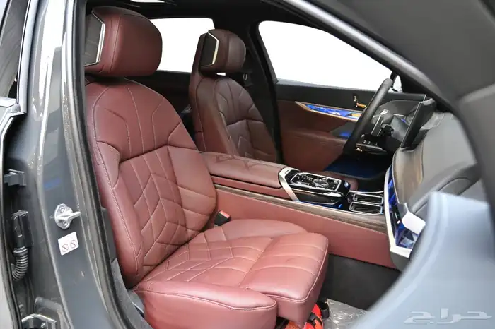 بى ام دبليو 735i-2024 سعودى 10