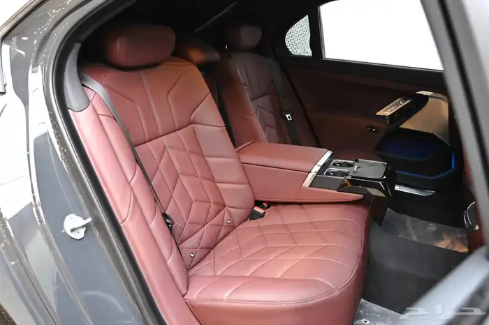 بى ام دبليو 735i-2024 سعودى 12