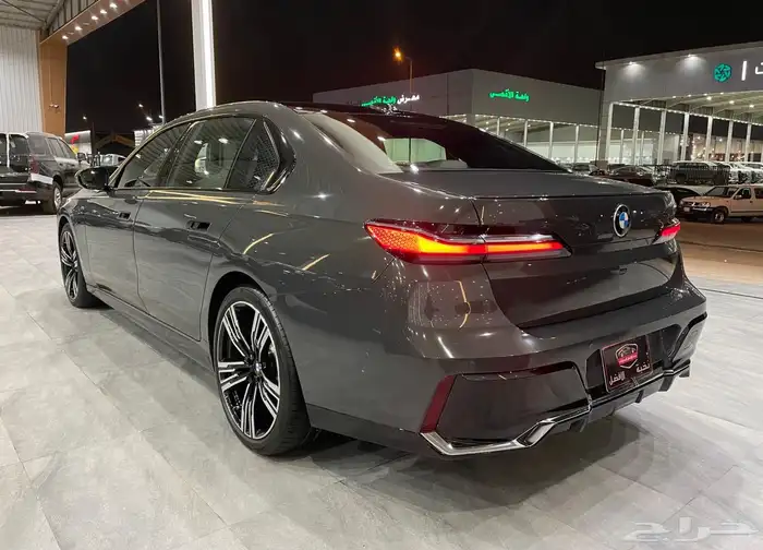 بى ام دبليو 735i فل اوبشن 2024 4