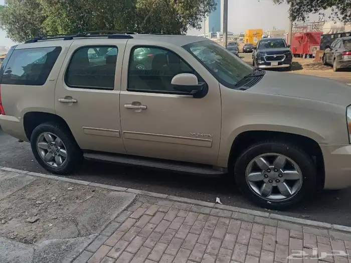 يوكن 2010 GMC فل كامل 9