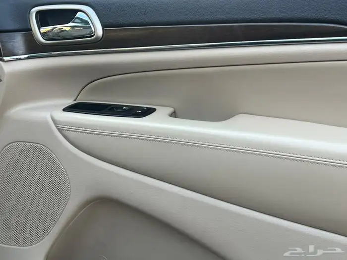 جراند شيروكي ليمتد 2015 (( بحالة ممتازة )) 39