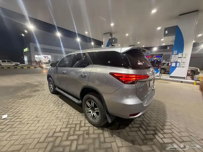 للبيع فورتشنر 2021 4 سلندر بنزين 2