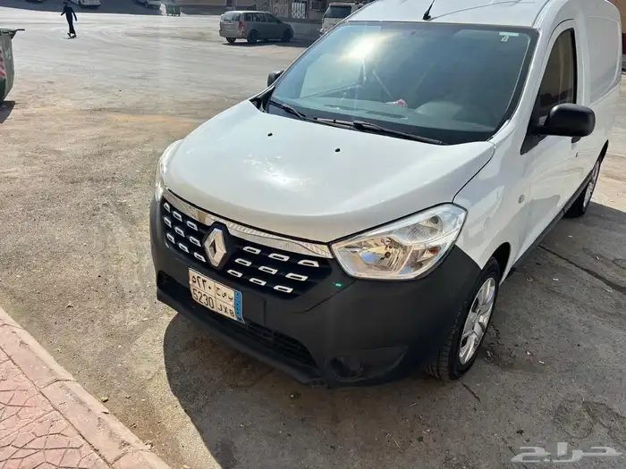 للبيع سيارة رينو دوكر 2022 4