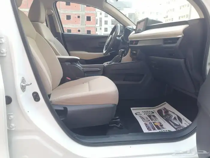 للبيع تويوتا يارس الموديل 2023 بحالة ممتازة جدا 18