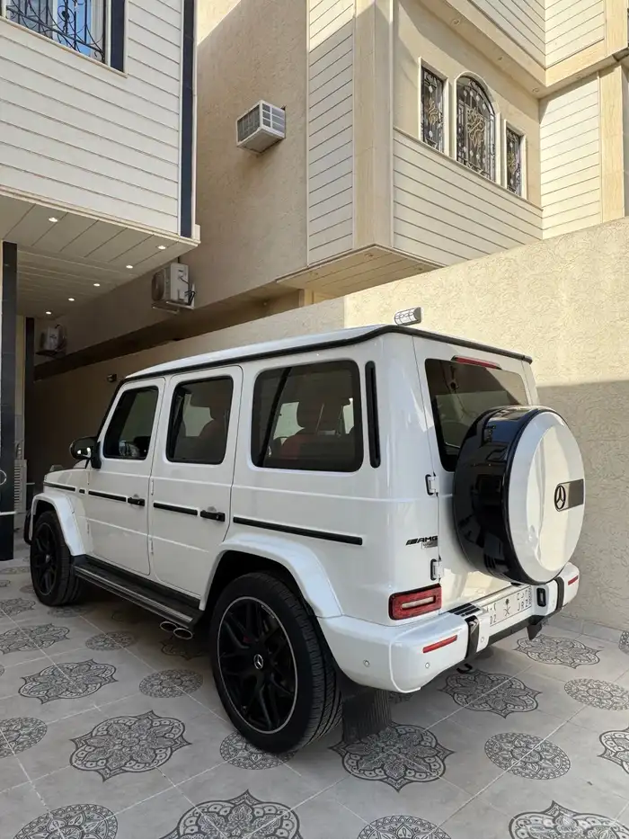 جي كلاس 2020 ابيض 3