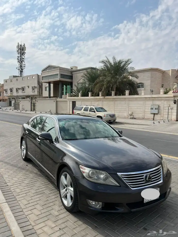 للبيع او البدل لكزس LS460L. مخزن ممشي 54000 4