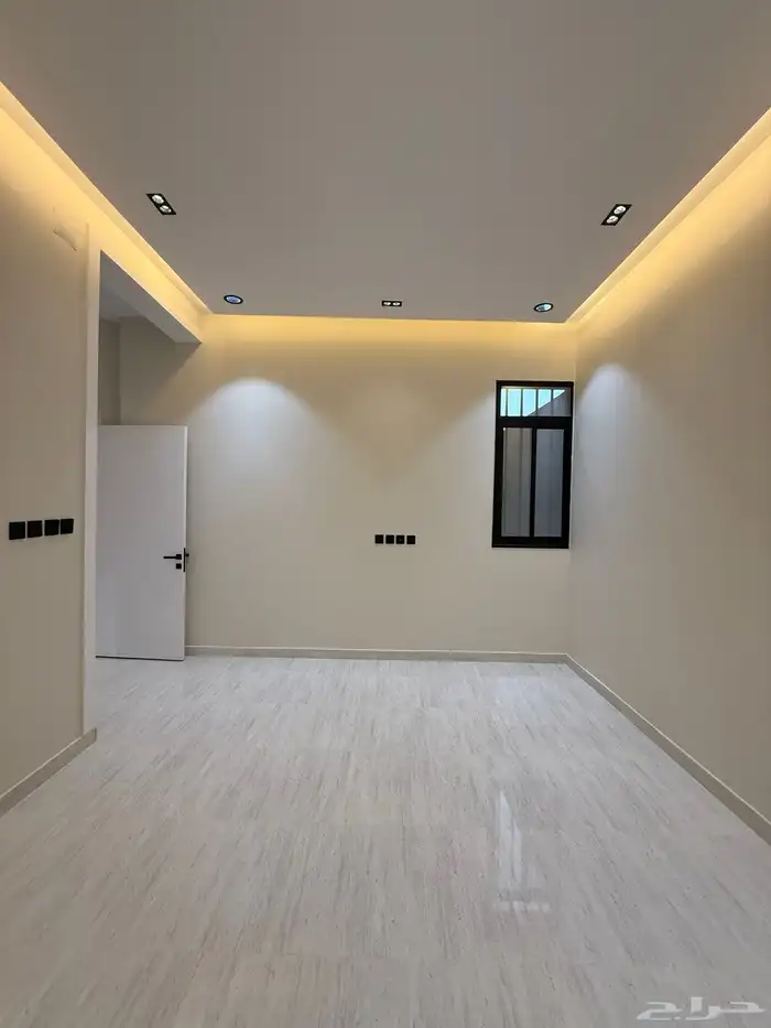 للبيع شقه أرضيه ببايكه سيارة بموقع مميز مقابل نادي ضمك 19