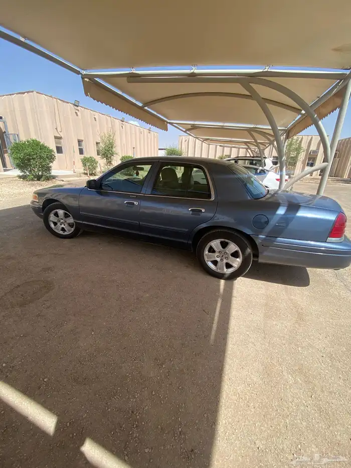 فورد كراون فيكتوريا 2011 11