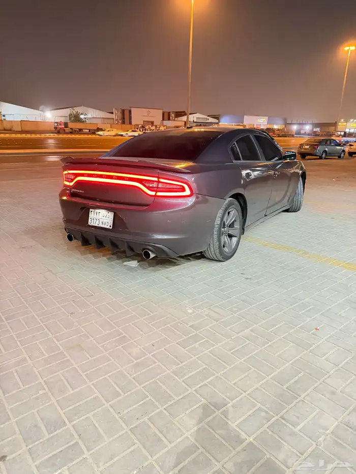 للبيع دوج تشارجر نظيف مستعجل 2