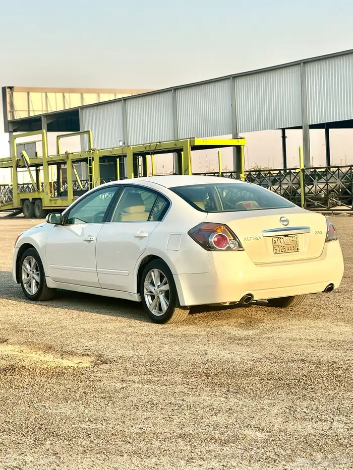 التيما 2011 قير العادي للبيع 4