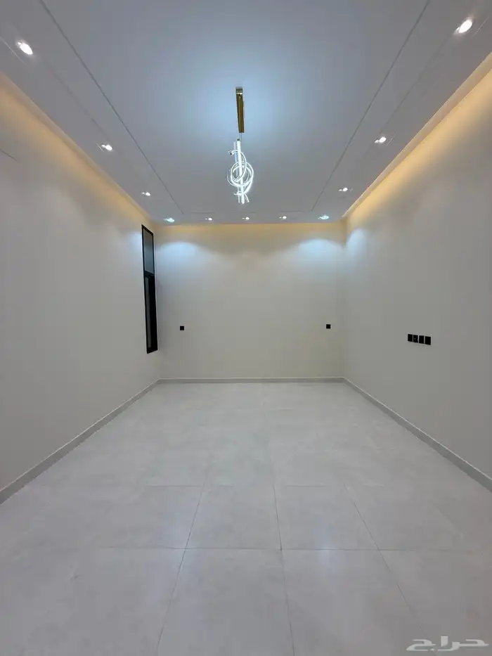 للبيع شقق ارضيه ببايكة سيارة وشقق علويه بملحق ابها ح الزهور 11