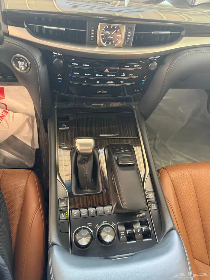 لكزس LX570 سعودي موديل 2021 21
