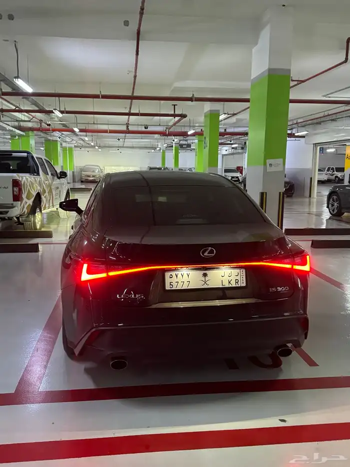 لكزس اي اس 300 1