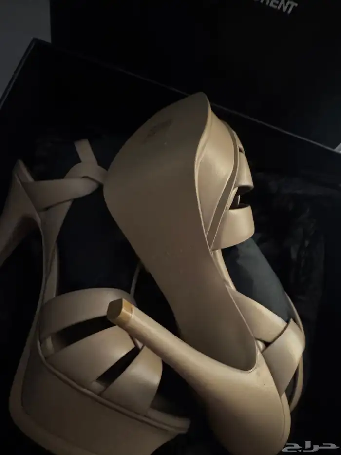 كعب سان لوران لون بيج مقاس 37.5 1