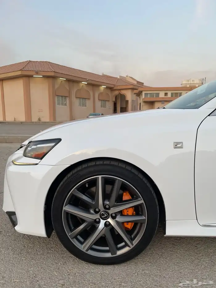 للبيع لكزس GSموديل 2019 8