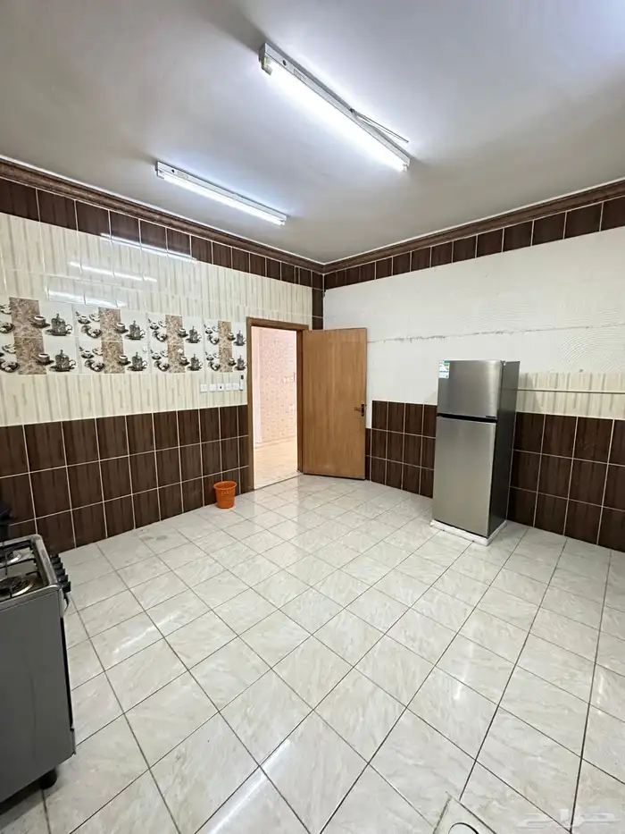 للإيجار بحي اليرموك مفروشة 2غرف وصاله ب3500شهري بعد سنوي 2