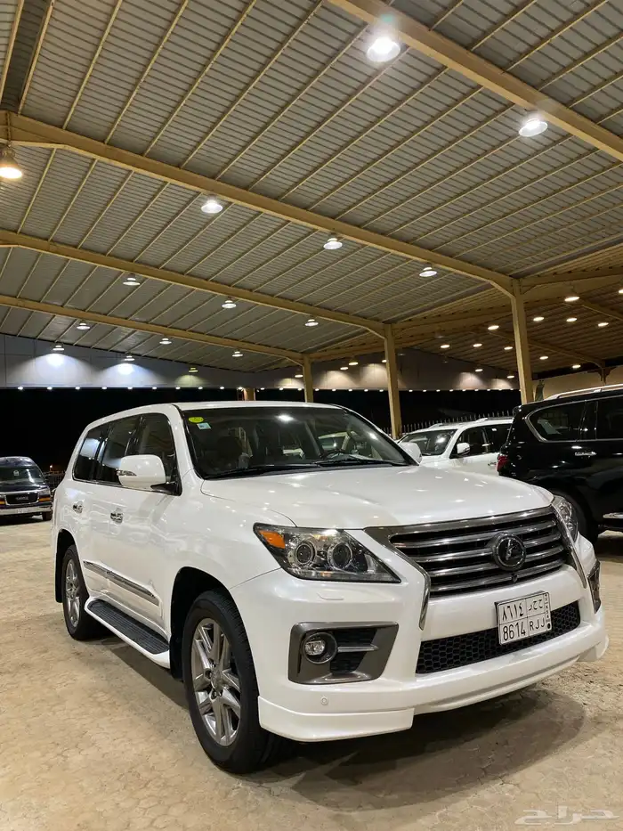 للبيع لكزس LX570 اسبورت 2014 فل كامل عبداللطيف عداد 89 الف 5