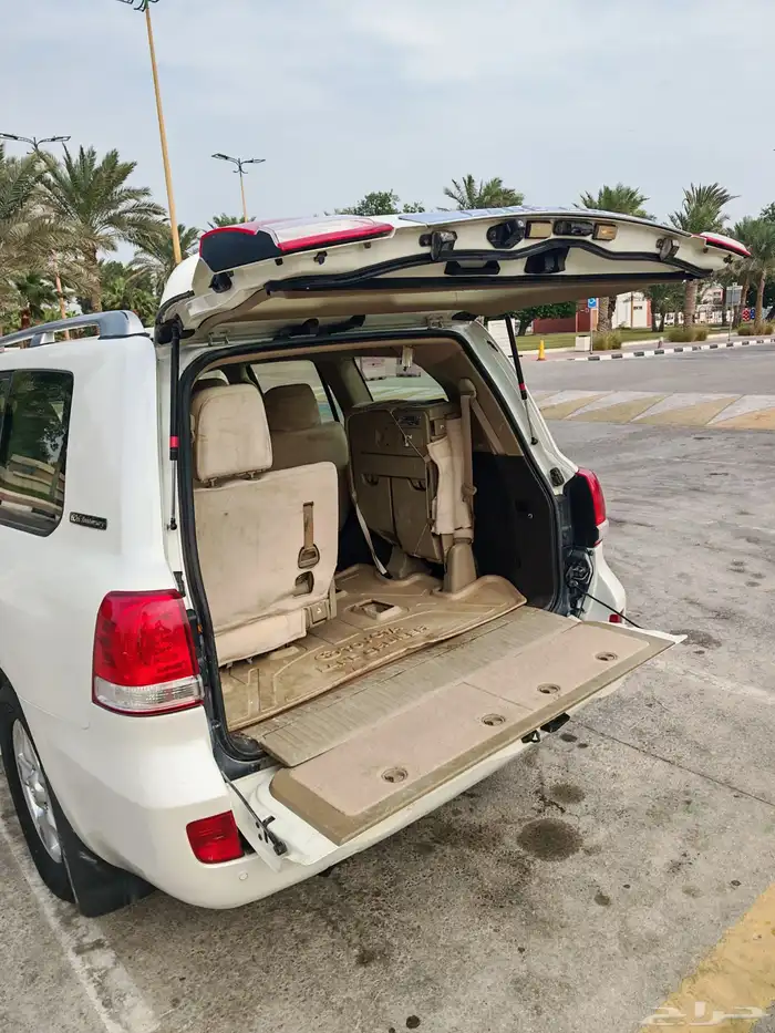 جيب لاندكروزر 2011 V.XR فل كامل 87