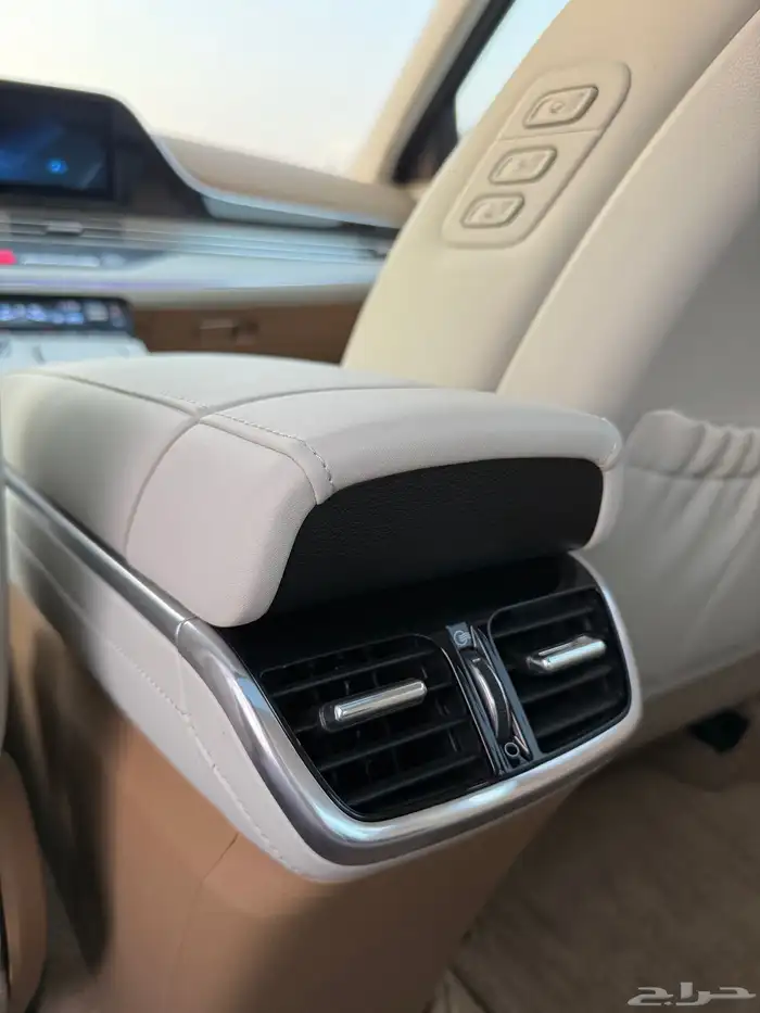 ازيرا 2022 -كالجرافي 6سلندر اعلا مواصفات بحالة الوكاله للبيع 18