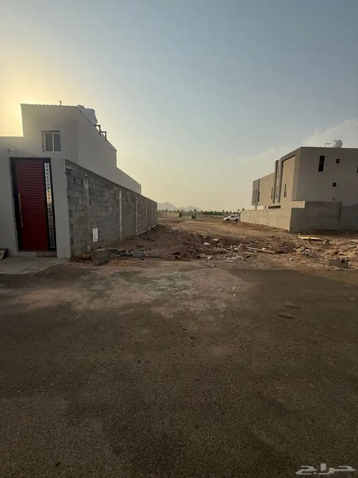 للبيع ارض في حي الزهرة (ج) م 230 شارع 14م غربي 22