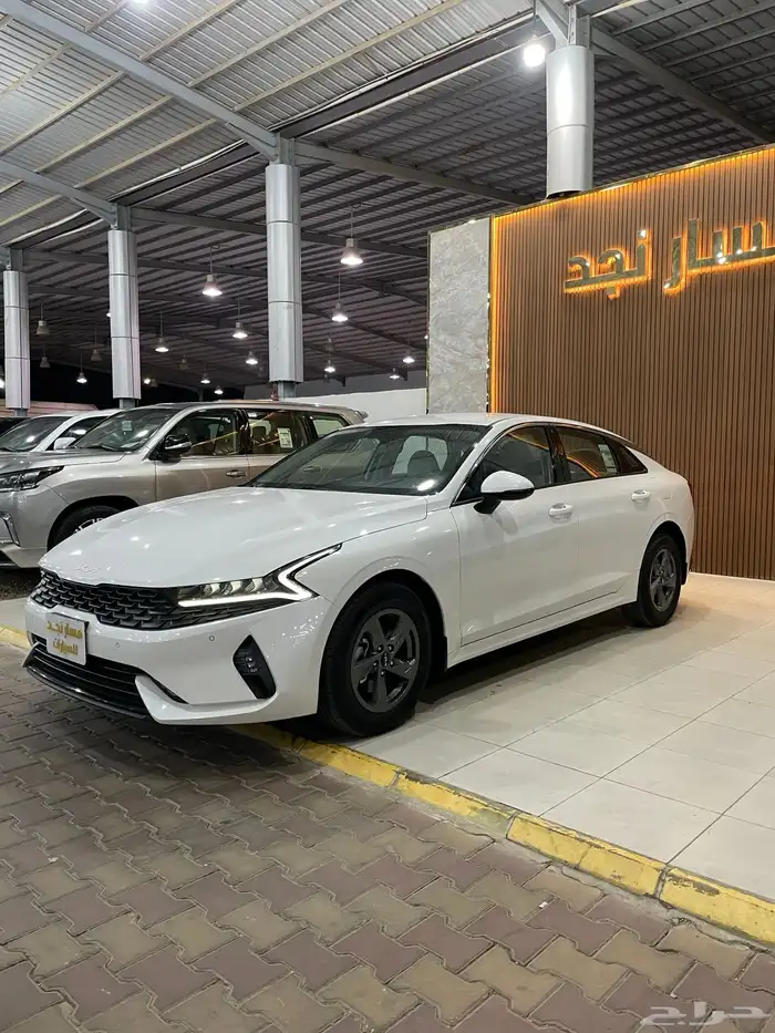 كيا كي 5 موديل 2023 ستاندر 4