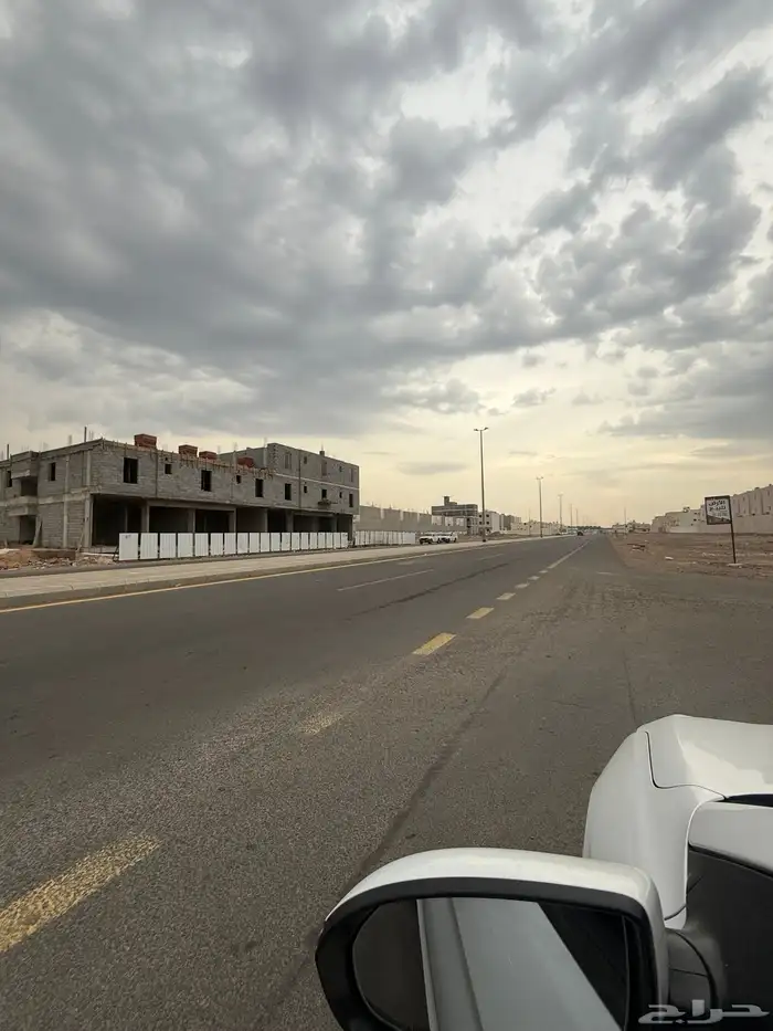 للبيع ارض تجارية في مخطط النبلاء م500 شارع 30م 15