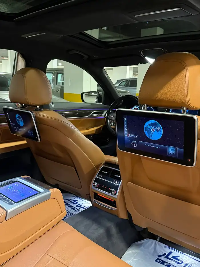 بي ام دبليو 2018 730Li فئة بزنس 28