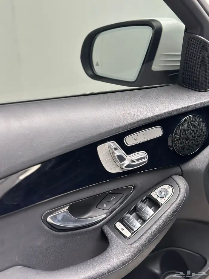 مرسيدس C200 نظيف جدا 2020 11